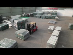 Penghalang pertahanan dikirim dalam kontainer