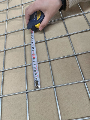 Heavy Duty 4 Mm Wire Pertahanan Penghalang Pertahanan Bunker Edge Perlindungan Fen Untuk Kenya