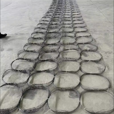 Penghalang yang tidak mencolok Pagar Tank Keamanan Penghalang militer Mesh Steel Wire Mesh Trap Netting Wire Network Woven Rings