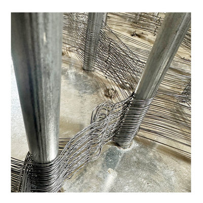 Disesuaikan Galvanized Woven Tank Wire Mesh Net Anti Tank Track Wrapping Wire Mesh Untuk Ukraina