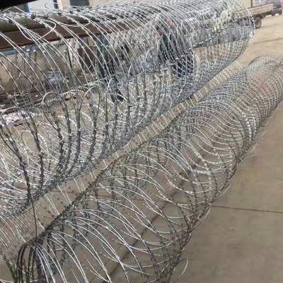 Grosir BTO-10 Razor Barbed Wire High Tensile Rolls Untuk Pengekang Aman Panel pagar kawat