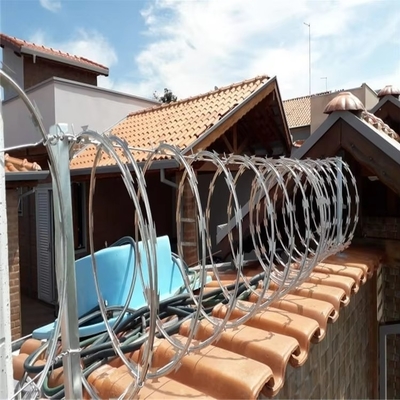 90cm CBT-65 stainless steel Concertina Razor Barbed Wire untuk pagar perlindungan bandara