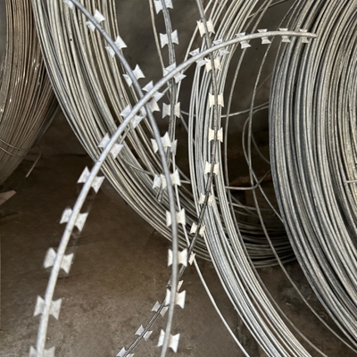 Pabrik Langsung Hot Dip Galvanized Steel Wire Mesh Pagar Karat-Buktinya Razor Barbed Wire BTO-22 Untuk Keamanan Untuk penjara