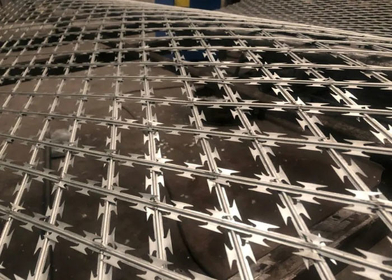Jenis Baru Jaringan Pelindung Koil Diameter Razor Barbed Wire Untuk Fasilitas Keamanan
