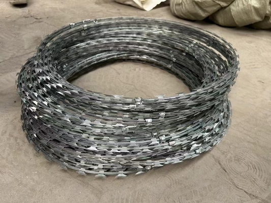 Harga Murah Penjara Mesh Pagar Penghancur pita berduri Hot Dip Galvanized Cbt65 Bto30 Bto-22