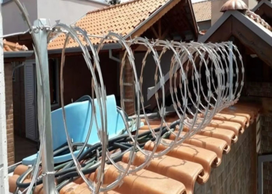 Plastik dilapisi pisau pisau kawat berduri Flat Wrap Wire Untuk pagar keamanan