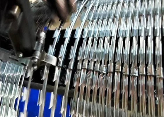 Cbt 65 Electric Galvanized Razor Barbed Wire Dengan Perlindungan Keamanan Tinggi