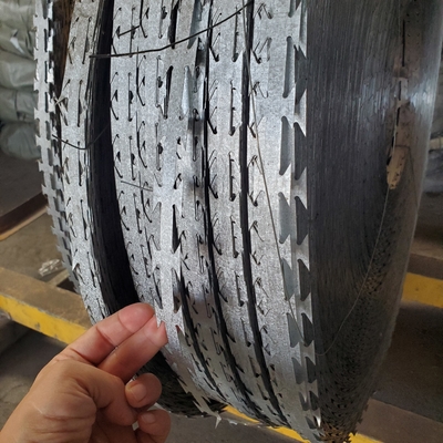 Pagar Bto-30 Barbed Wire Dan Razor Wire Mesh Baja Galvanis