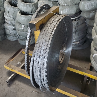 Hot Dip Galvanized razor wire cbt60 Standard Export Packaging