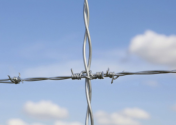 Penggunaan Tembok Penjara Pagar Ganda Strand Tradisional Twist Barbed Wire