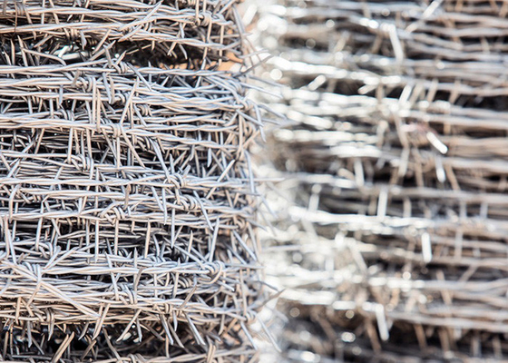 1.8mm 3atau 4 inci Barb Jarak Hot Dip Galvanized Steel Barbed Wire Coils