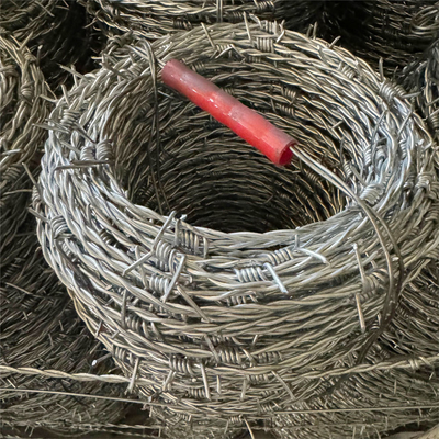 Spiral Barbed Wire Pertahanan Galvanized Barbed Wire Instalasi Pagar Keamanan