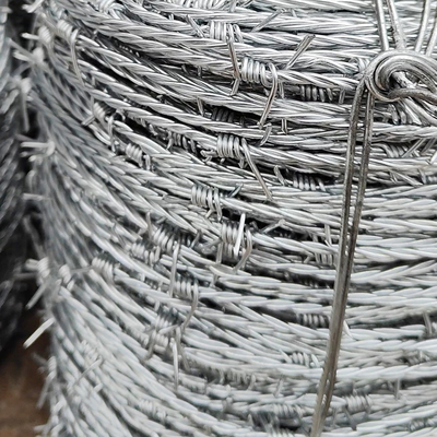 Double Twist Spool Of Galvanized 12#*14# Barbed Wire Untuk Pagar Keamanan