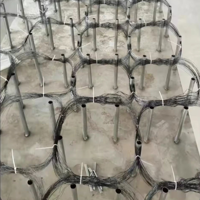 KN Tank Barrier Wire Mesh Anti Tank Track Wrapping Net Mengurangi Mobilitas Tank di Ukraina