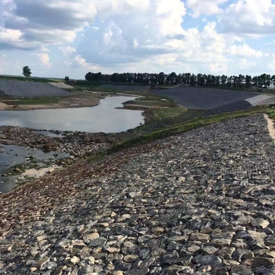 Keranjang Gabion Heksagonal Galfan Anti Karat 1mx1m Untuk Dinding Penahan Pengendalian Banjir