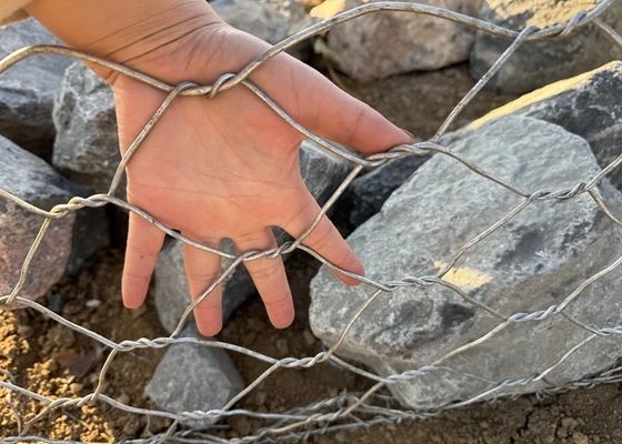 Diameter 2,7 mm Lubang Gabion Galvanis Ukuran 60x80 mm