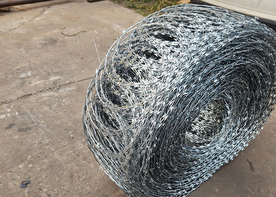 Pabrik Produksi Kawat Pagar Pisau Cukur Tahan Karat Concertina Coil Kawat Berduri