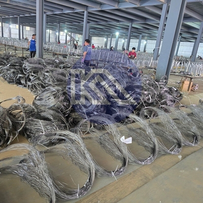 High Security Anti-Tank Metal Wire Penghalang Menonjol Visibilitas rendah Wire Net Besi