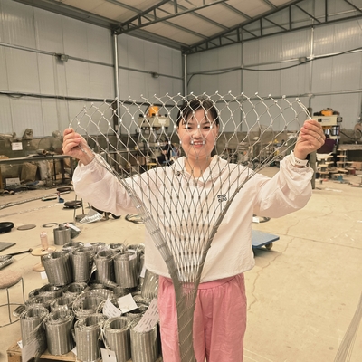 Konstruksi Pagar Hewan Balustrade Fleksibel Wire Rope Mesh Baja tahan karat Untuk Tumbuhan Mendaki Mesh / Kabel Mesh