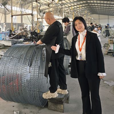 Ukraina Hot Dip Galvanized BTO-16 Barbed Blade Razor Wire Security Fencing