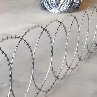 High Security Fence Hot Dip Galvanized BTO-22 Concertina Razor Barbed Wire Wall