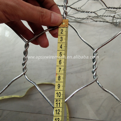Kandang Gabion Batu Kawat Besi Karbon Rendah 8 * 10 Cm Mesh Untuk Perlindungan Dinding Sungai